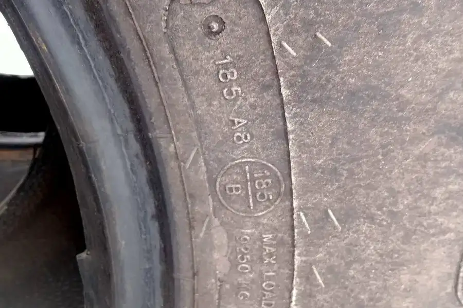 Бу шина 900/60r32 (35,5р32) Goodyear