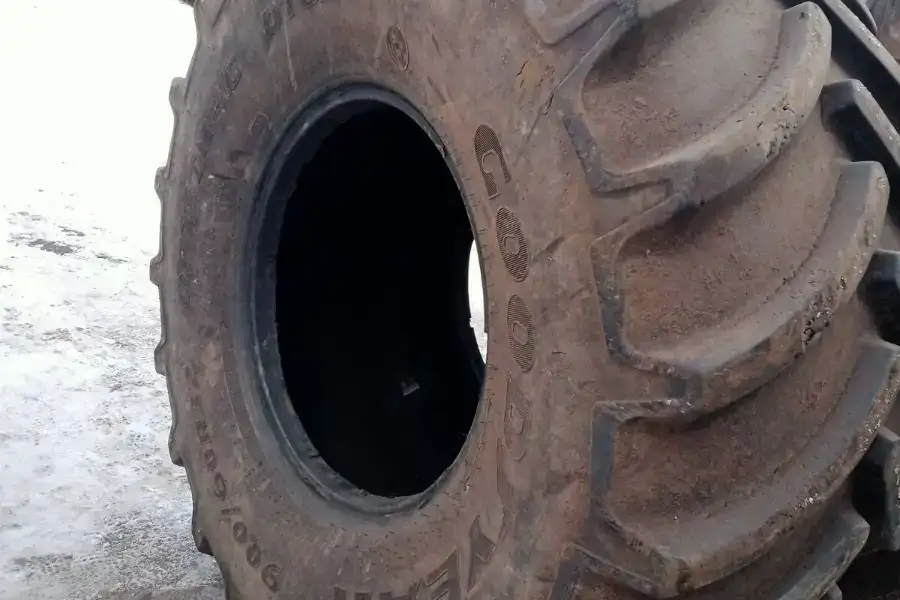 Бу шина 900/60r32 (35,5р32) Goodyear