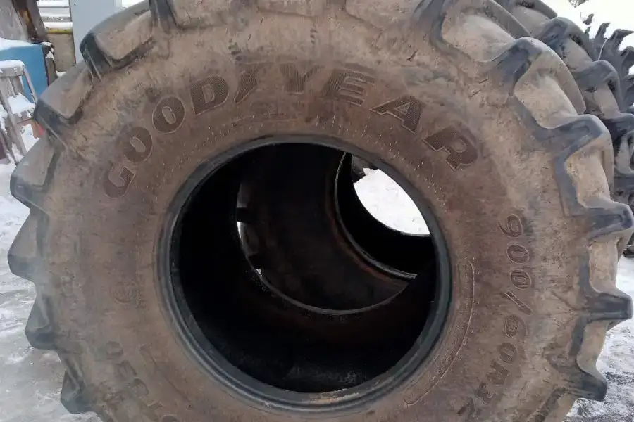 Бу шина 900/60r32 (35,5р32) Goodyear