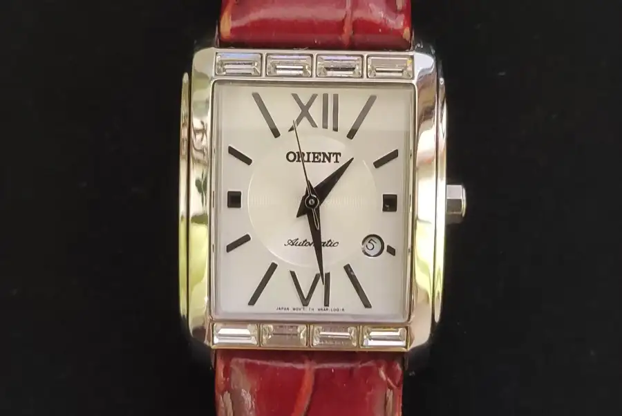 Женские механические часы Orient FNRAP002W0 