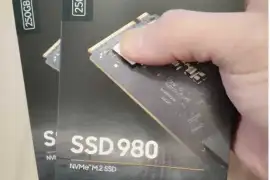 SSD накопичувач Samsung 980 250 Gb