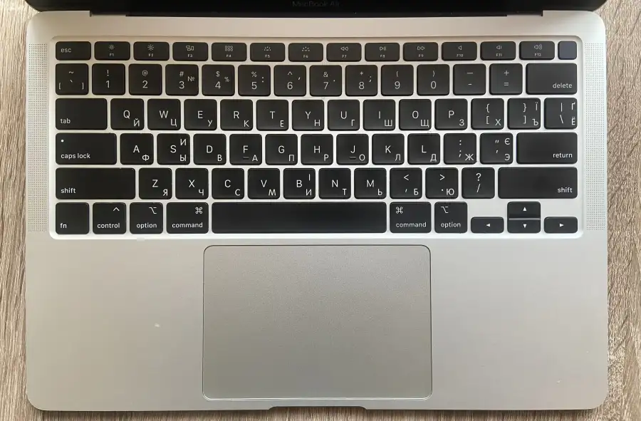 Macbook Air 13 Retina 2020 8/256