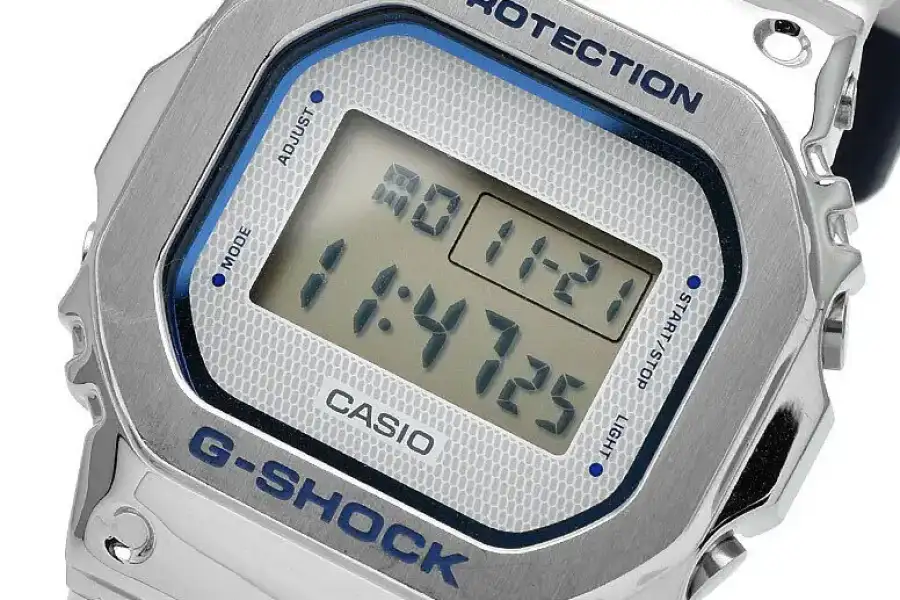 Casio G-Shock GM-5600LC-7DR Лимитированная версия,