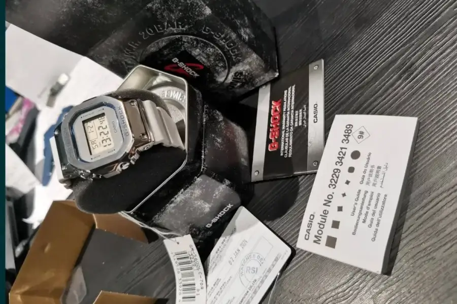 Casio G-Shock GM-5600LC-7DR Лимитированная версия,