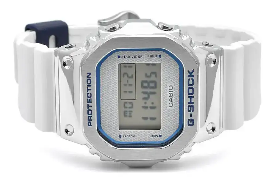 Casio G-Shock GM-5600LC-7DR Лимитированная версия,