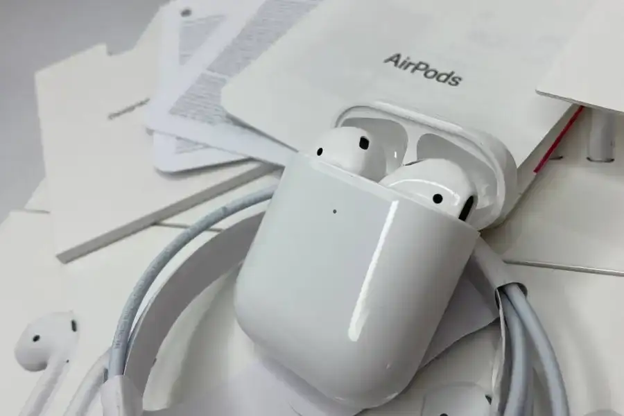 AirPods 2 Lux version