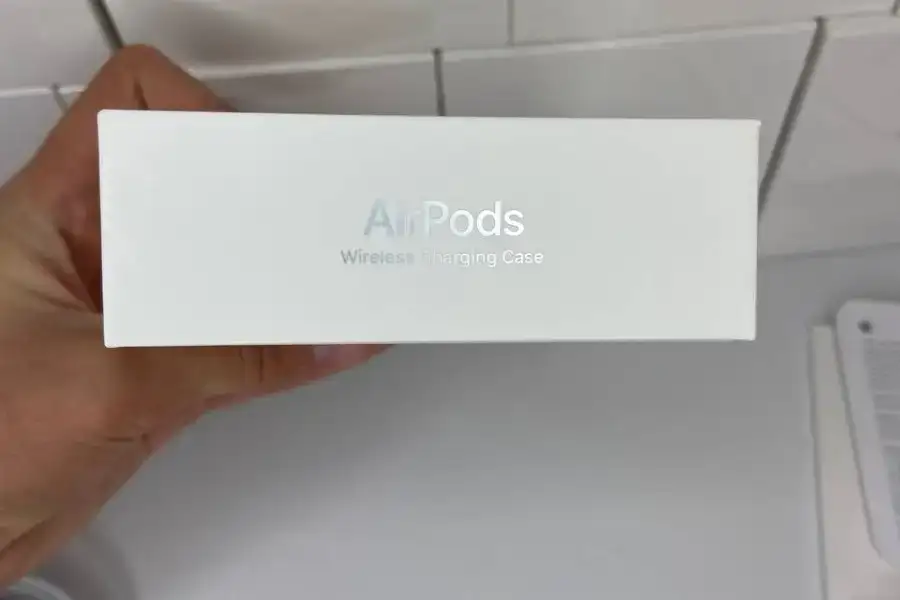 AirPods 2 Lux version