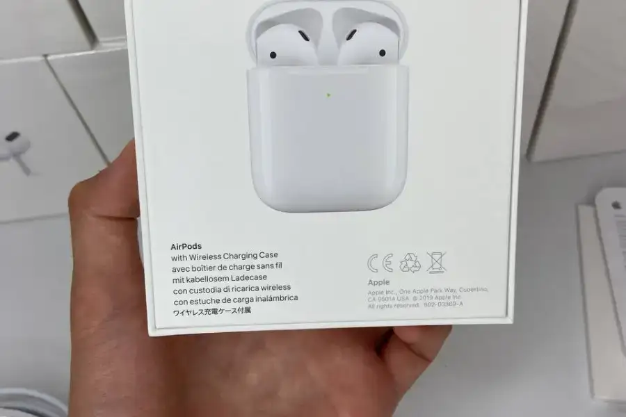 AirPods 2 Lux version