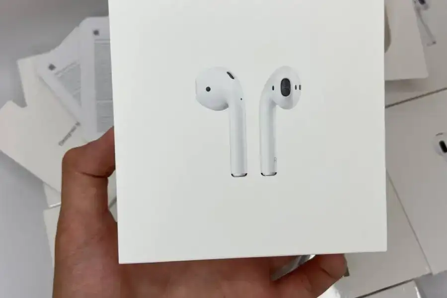 AirPods 2 Lux version