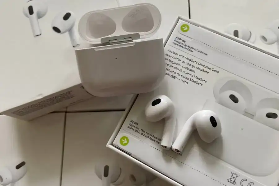 AirPods 3 Lux version