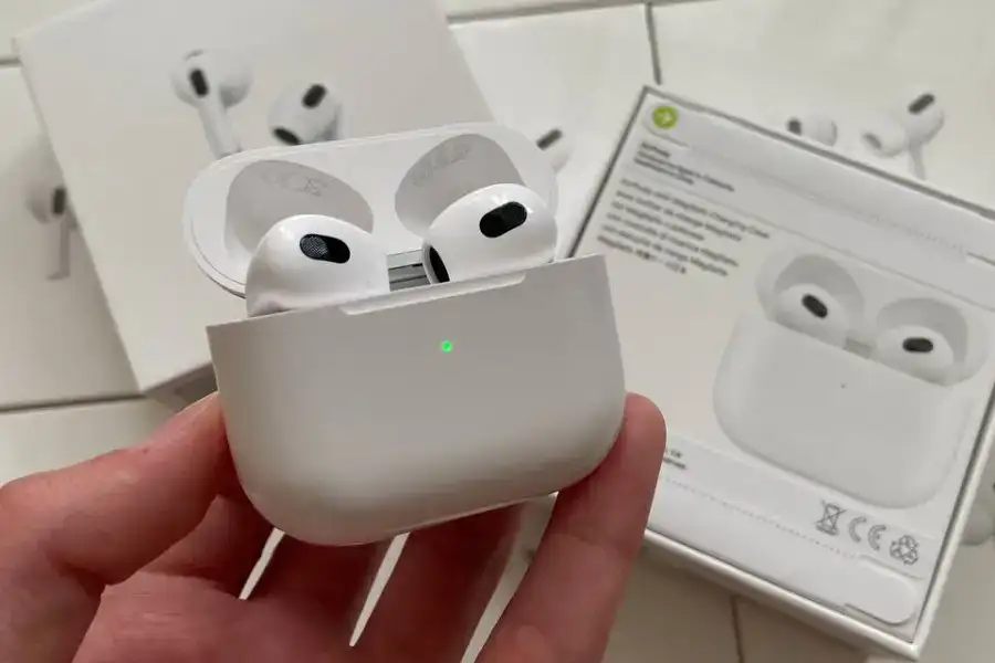 AirPods 3 Lux version