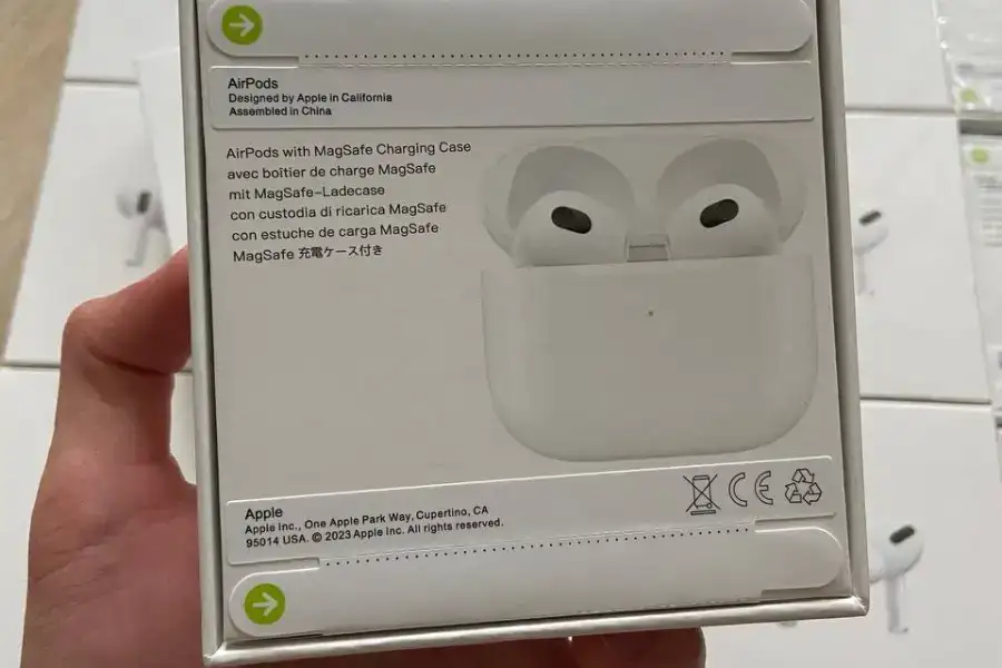 AirPods 3 Lux version