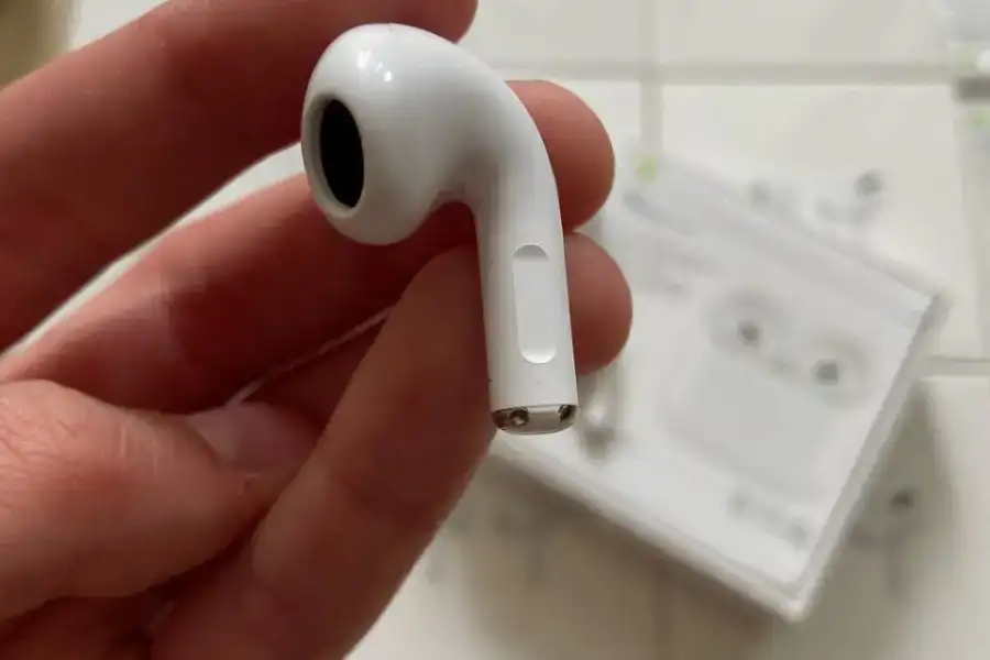 AirPods 3 Lux version