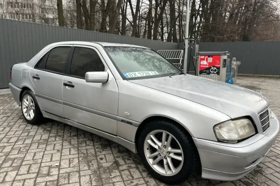 Мерседес w202 с180