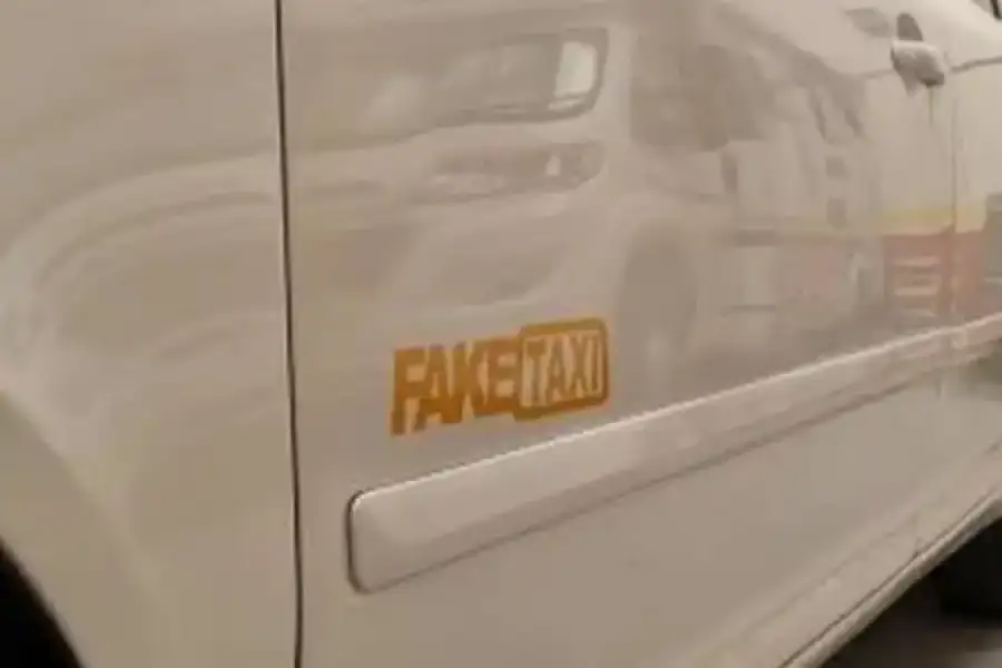 Наклейка на авто FakeTaxi Красная, Черная, Белая, 