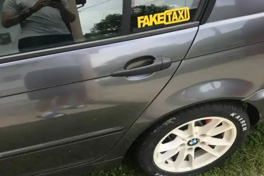 Наклейка на авто FakeTaxi Белая, Желтая светоотраж