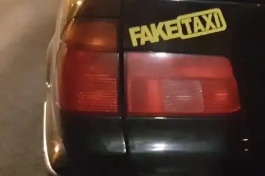 Наклейка на авто FakeTaxi Белая, Желтая светоотраж