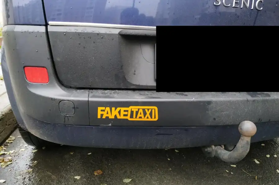 Наклейка на авто или мото FakeTaxi Жёлтая