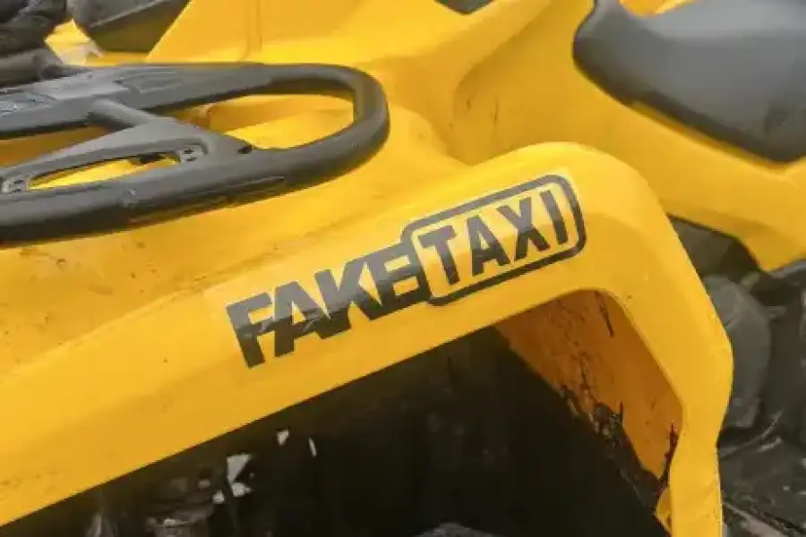 Наклейка на авто FakeTaxi Красная, Черная, Белая