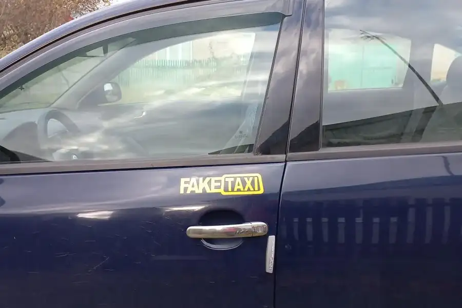 Наклейка на авто FakeTaxi Красная, Черная, Белая