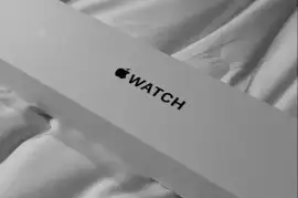 Apple Watch SE 2 44mm Midnight Aluminum Case with 