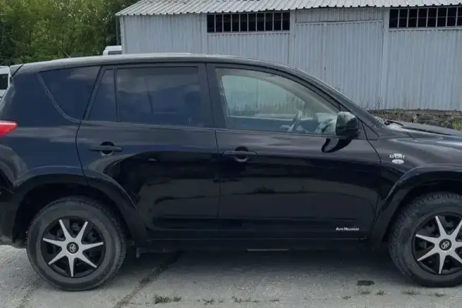 Toyota RAV4 black d4d 2008 авто для зсу 