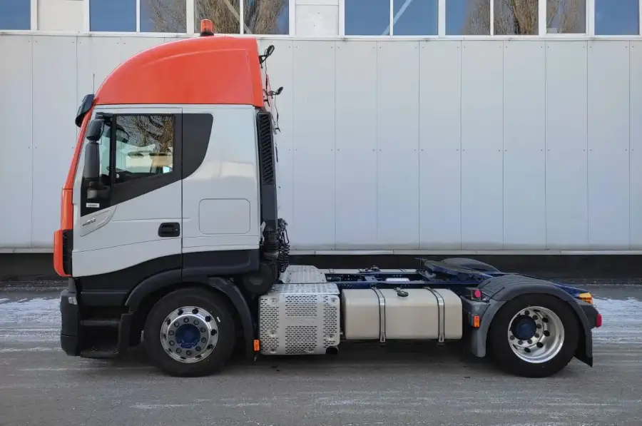 Iveco Stralis AS440S48TP/FP, cідловий тягач