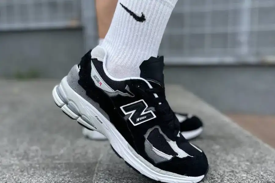 New Balance 2002r Black&White