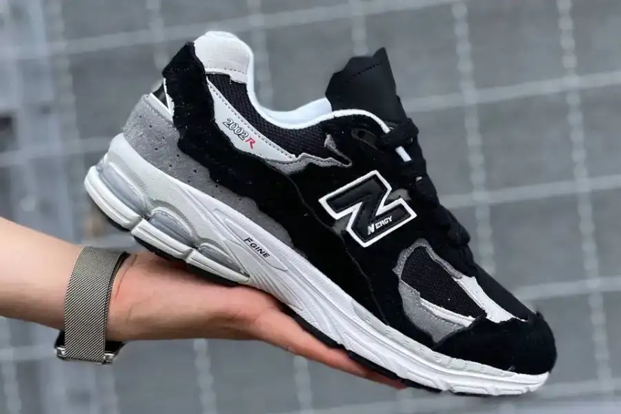 New Balance 2002r Black&White