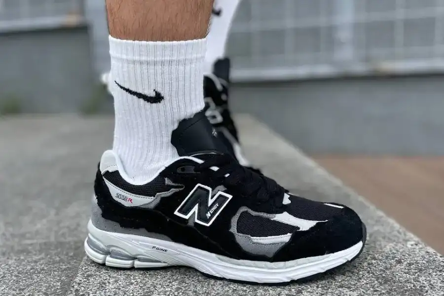 New Balance 2002r Black&White