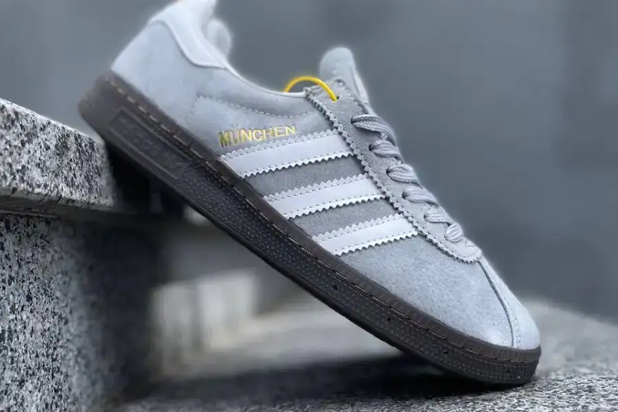 Adidas munchen white&grey