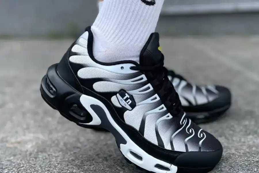 Air Max TN black&white (not brand)