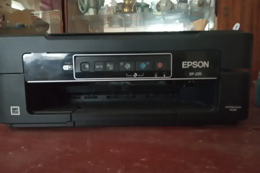 Продам МФУ EPSON XP-235 (принтер, сканер, ксерокс)