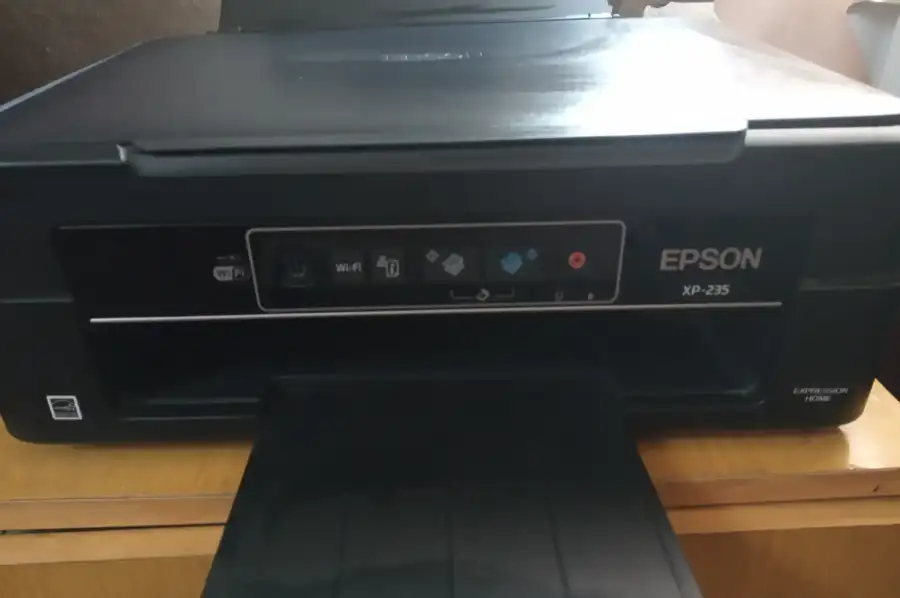 Продам МФУ EPSON XP-235 (принтер, сканер, ксерокс)