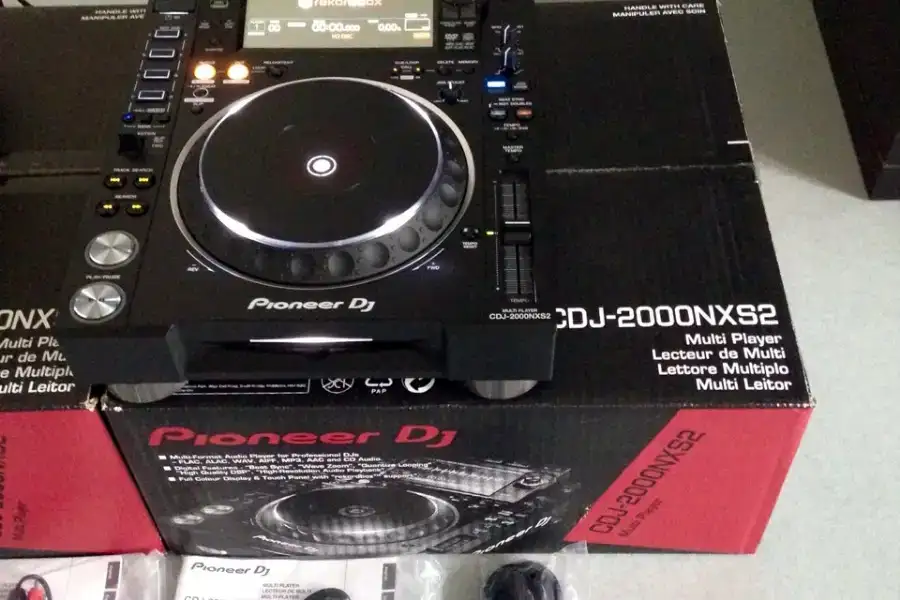 Pioneer CDJ-3000, Pioneer DJM-A9 ,  DJM-V10-LF