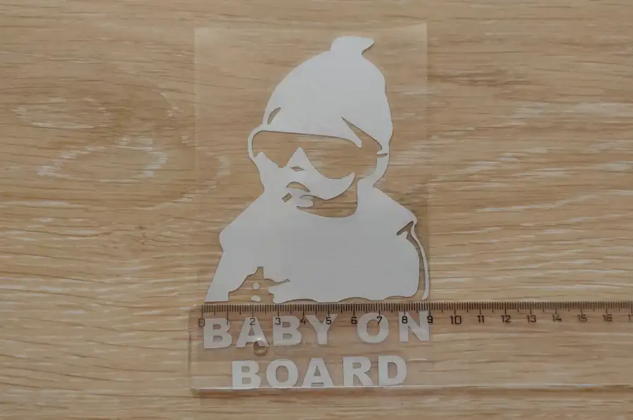 Наклейка Baby on board Белая светоотражающая на ав