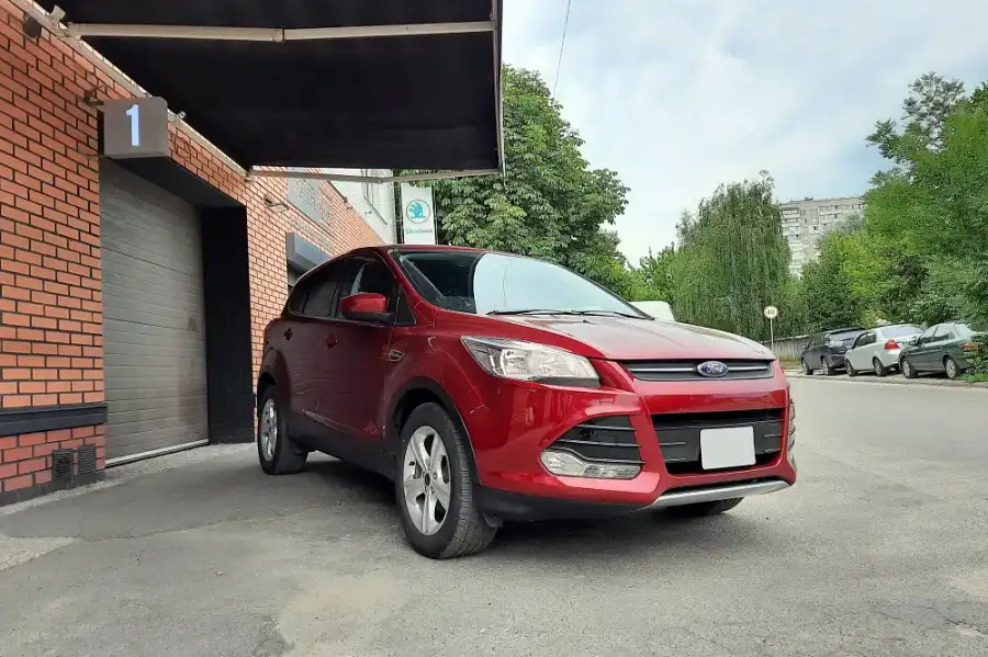 Ford Escape 2015г