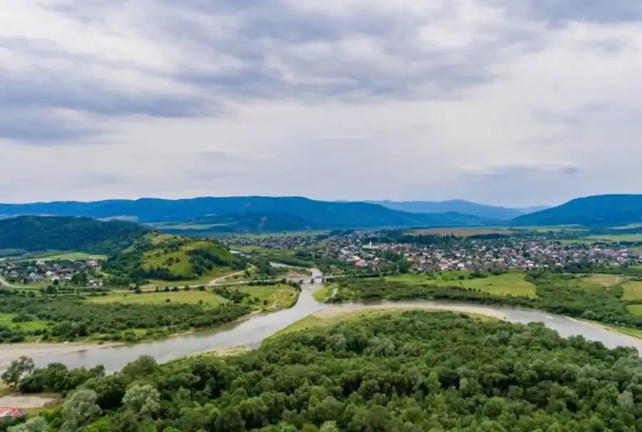 Земля в Карпатах 176 соток під садівництво