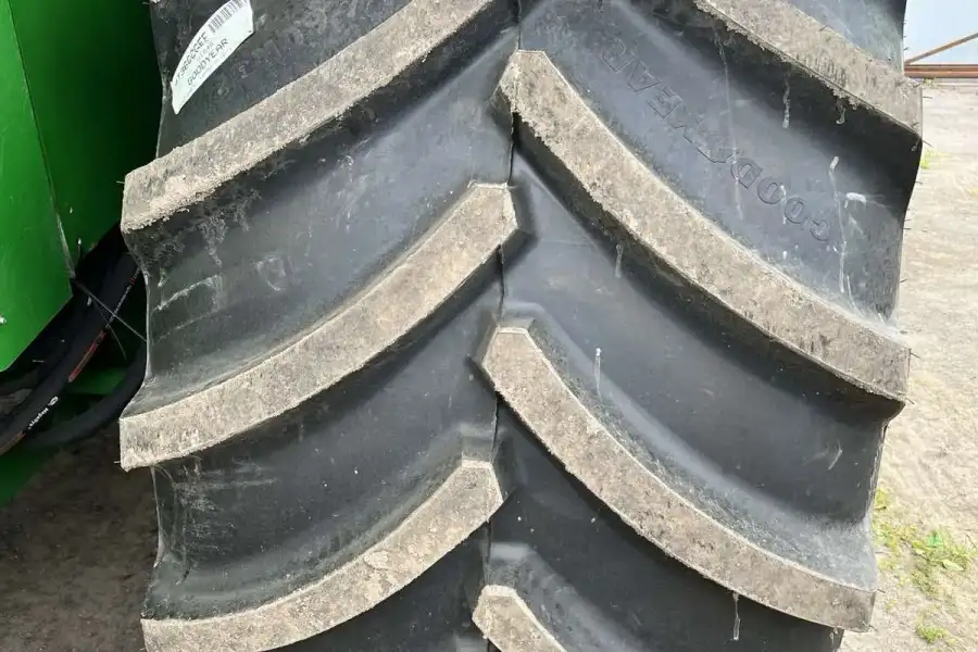 Шина на комбайн 900/60-R32 (35.5р32) FIRESTONE, 