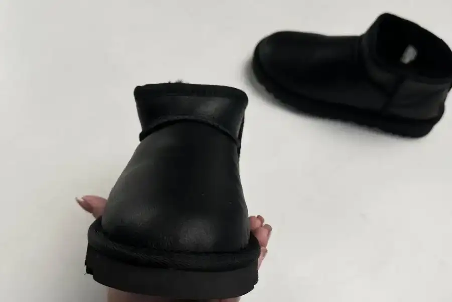 Ugg ultra mini leather