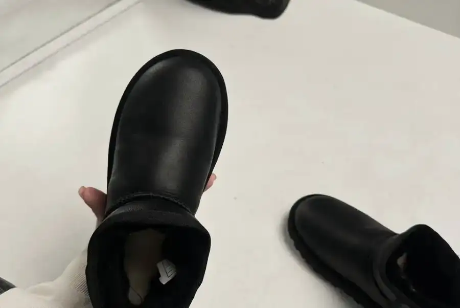 Ugg ultra mini leather