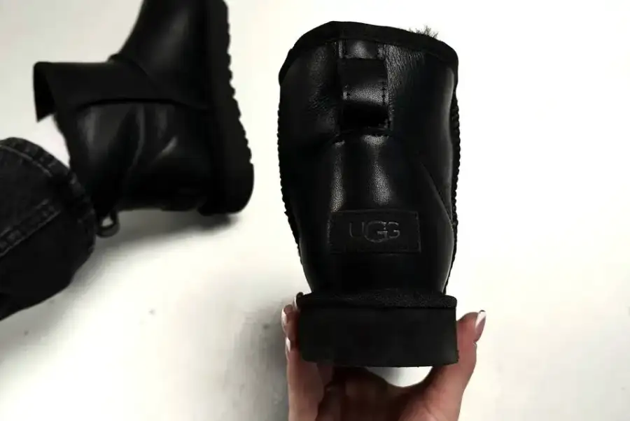 Ugg mini leather 