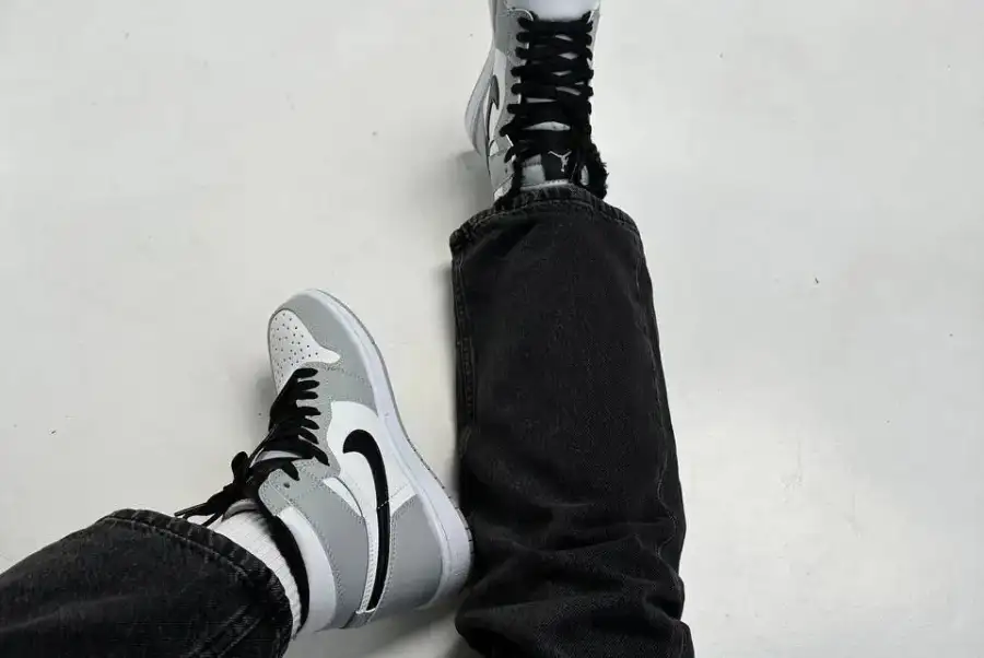 Nike Air Jordan 1 mid grey WINTER