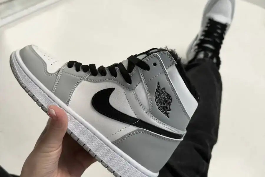 Nike Air Jordan 1 mid grey WINTER