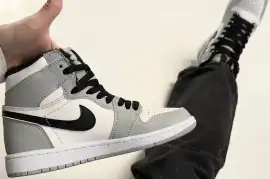 Nike Air Jordan 1 mid grey WINTER