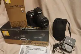 Nikon D5100 + два объектива 18-55 та 55-200 