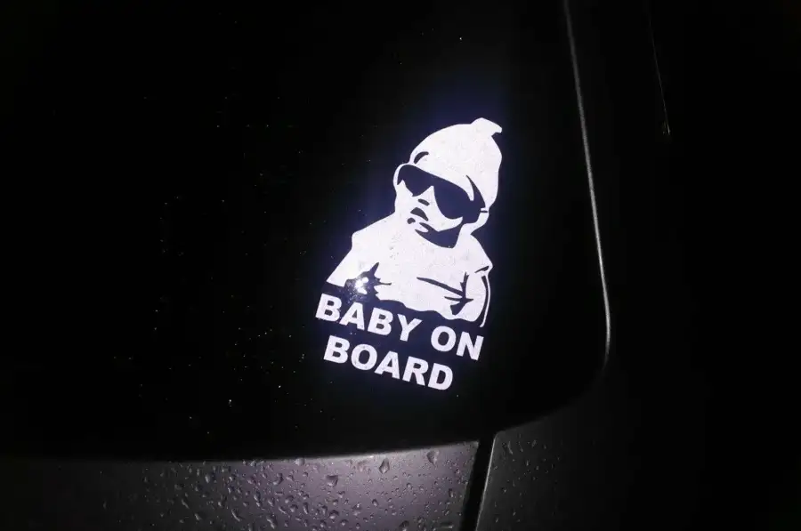 Наклейка на авто Ребенок в машине Baby on board