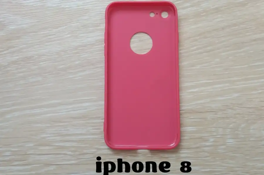 Чехол на iPhone 8 Красный