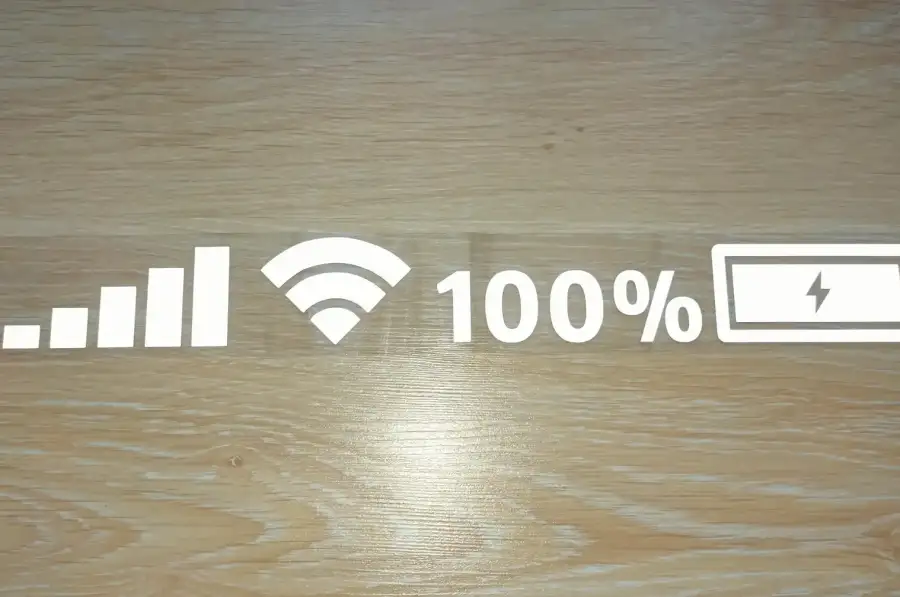 Наклейка на авто wi-fi светоотражающая 45 см