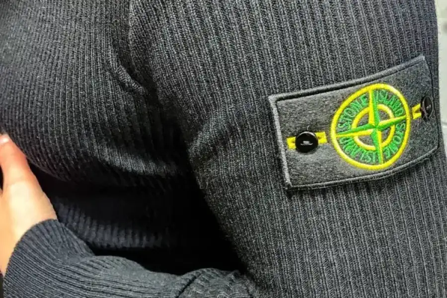 Свитер черный STONE ISLAND 9-442